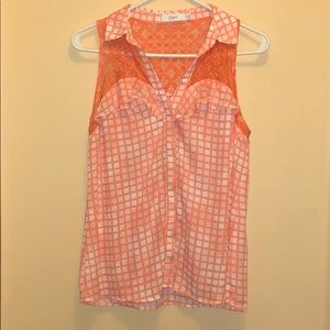 Candie’s Women’s sleeveless button up shirt (M)